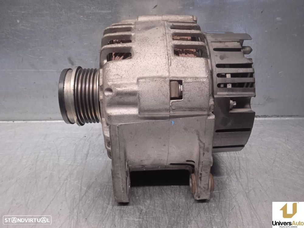 ALTERNADOR VOLKSWAGEN PASSAT 1998 -028903031A - 1
