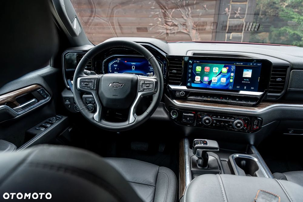 Chevrolet Silverado - 26