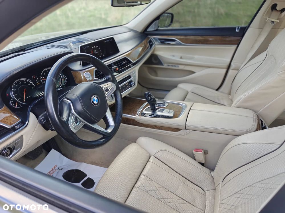 BMW Seria 7 750Li Edition Exclusive - 10