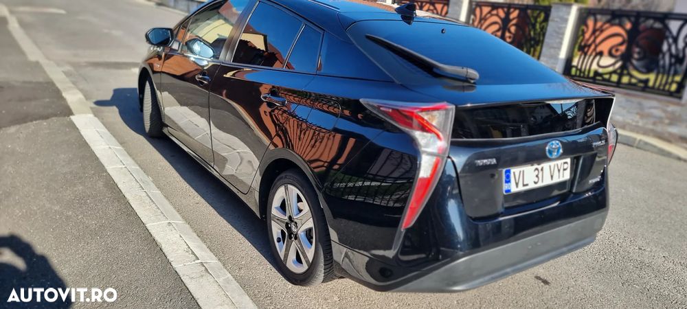 Toyota Prius Hybrid - 12