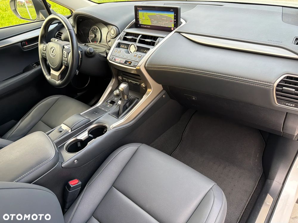 Lexus NX 300 F Impression AWD - 27