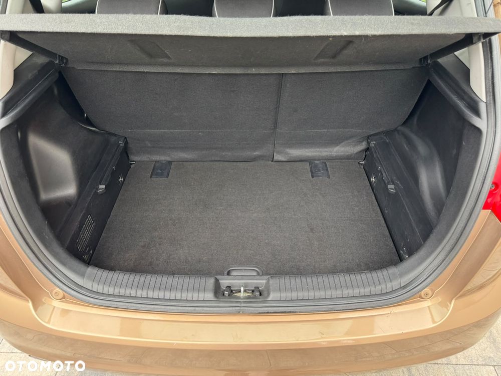 Kia Venga 1.4 M - 10