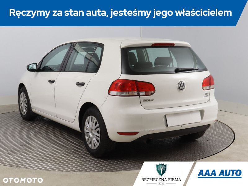 Volkswagen Golf - 6