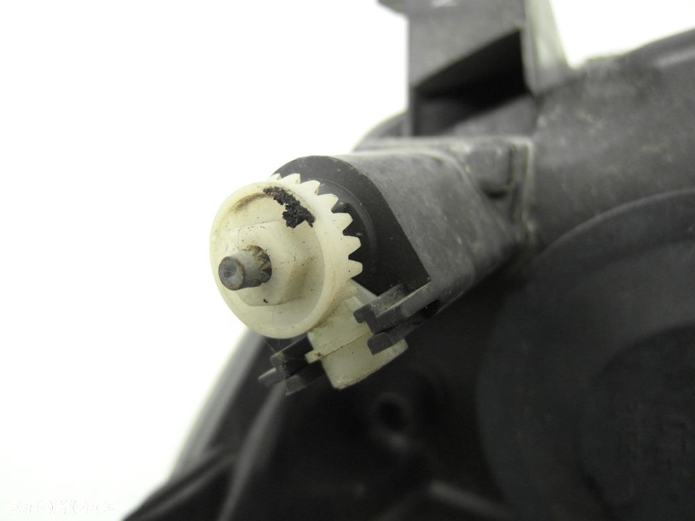 LAMPA PRAWA PRZEDNIA RENAULT SCENIC II 15810400RE - 10