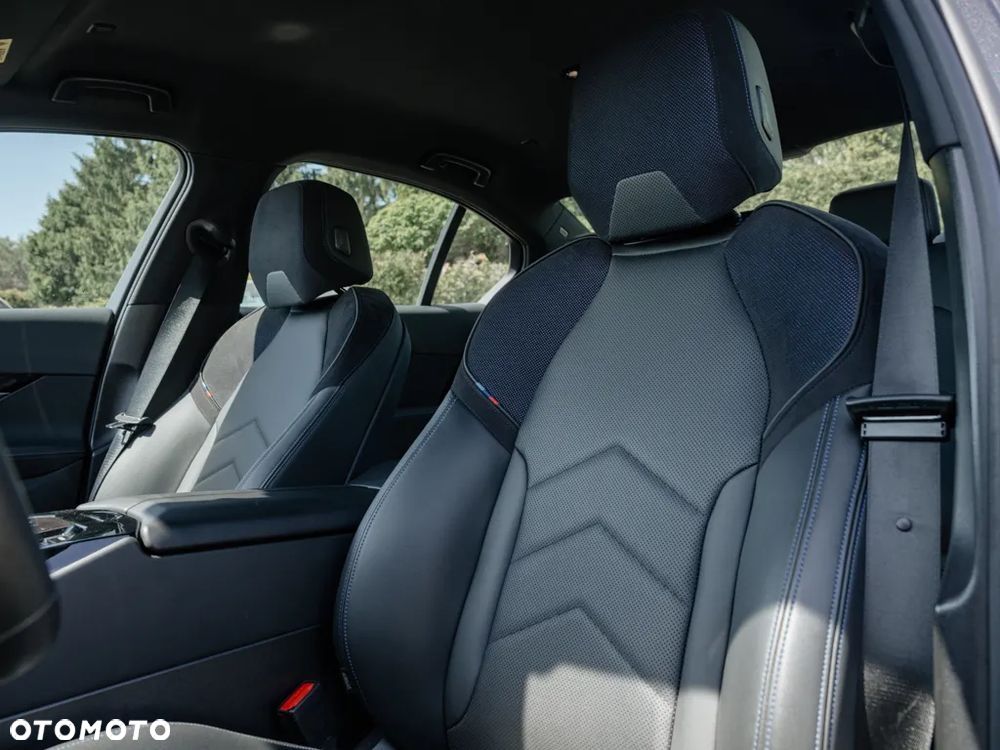 BMW Seria 5 520d xDrive mHEV M Sport - 11