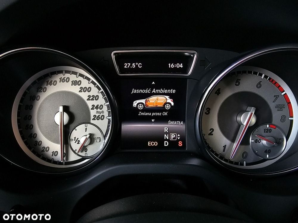 Mercedes-Benz GLA - 18