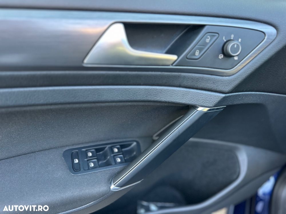 Volkswagen Golf - 27