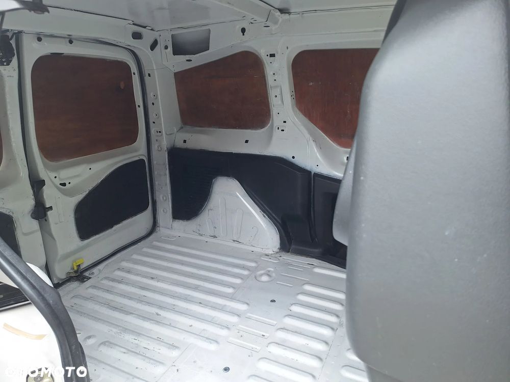 Peugeot Partner - 12