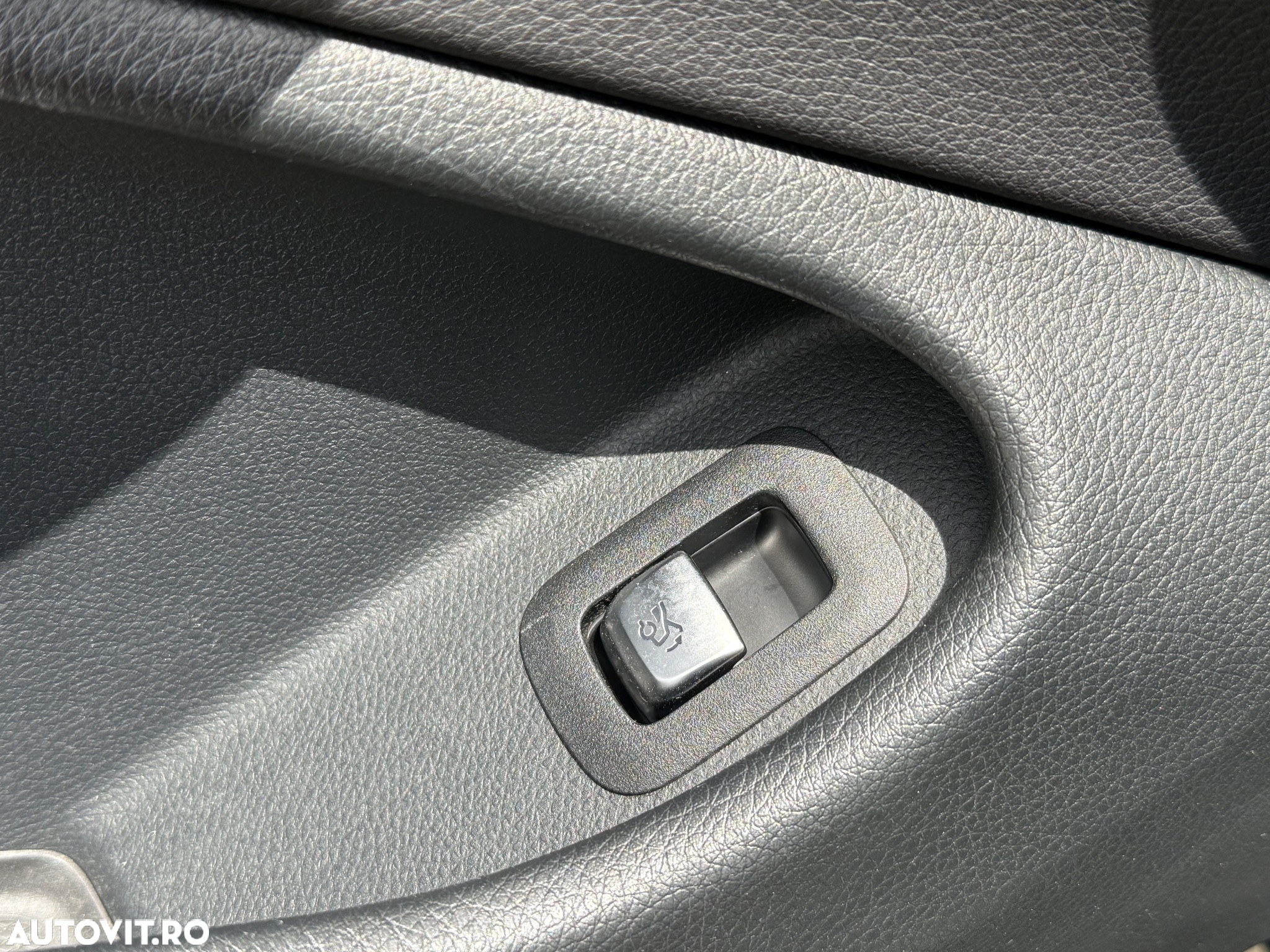 Mercedes-Benz C 180 Coupe 7G-TRONIC AMG Line - 12