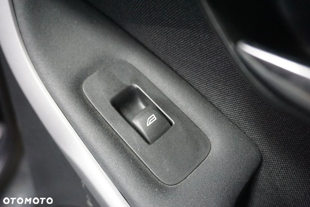 Volvo V40 D2 Kinetic - 26