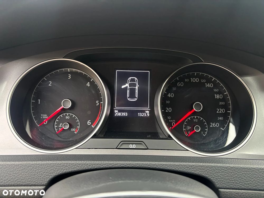 Volkswagen Golf - 26