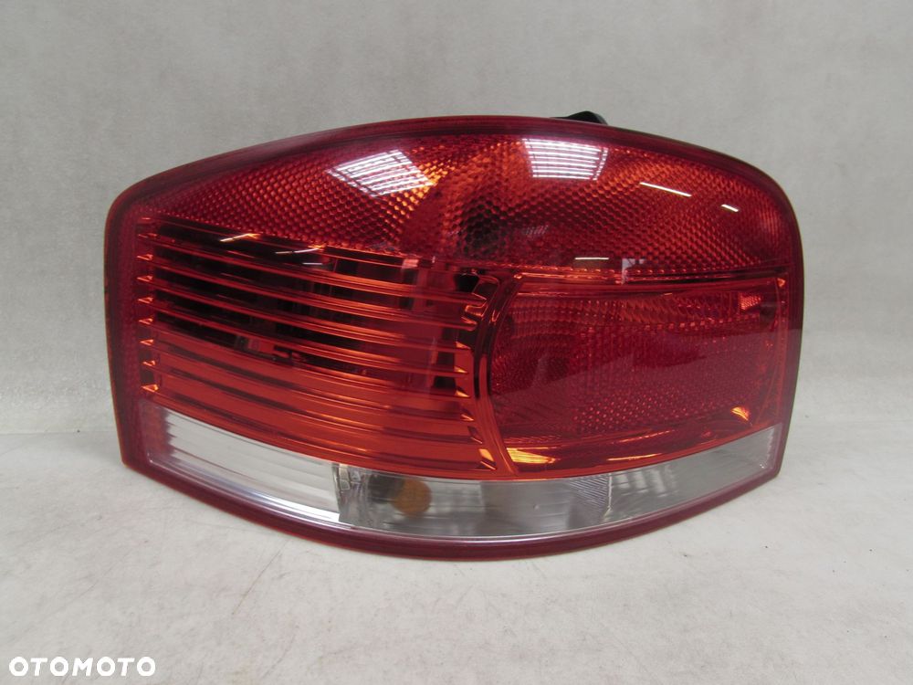 AUDI A3 8P 3D S-LINE 03-08 LAMPA TYL LEWA 8P0945095A UK - 3