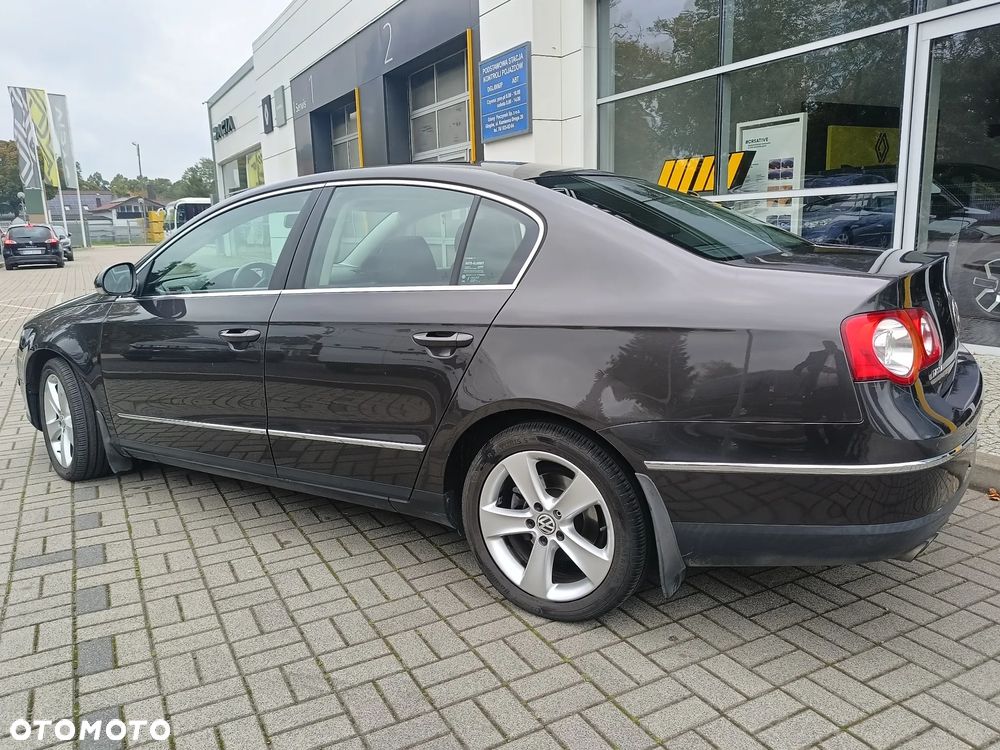 Volkswagen Passat 2.0 TDI Comfortline DSG - 17