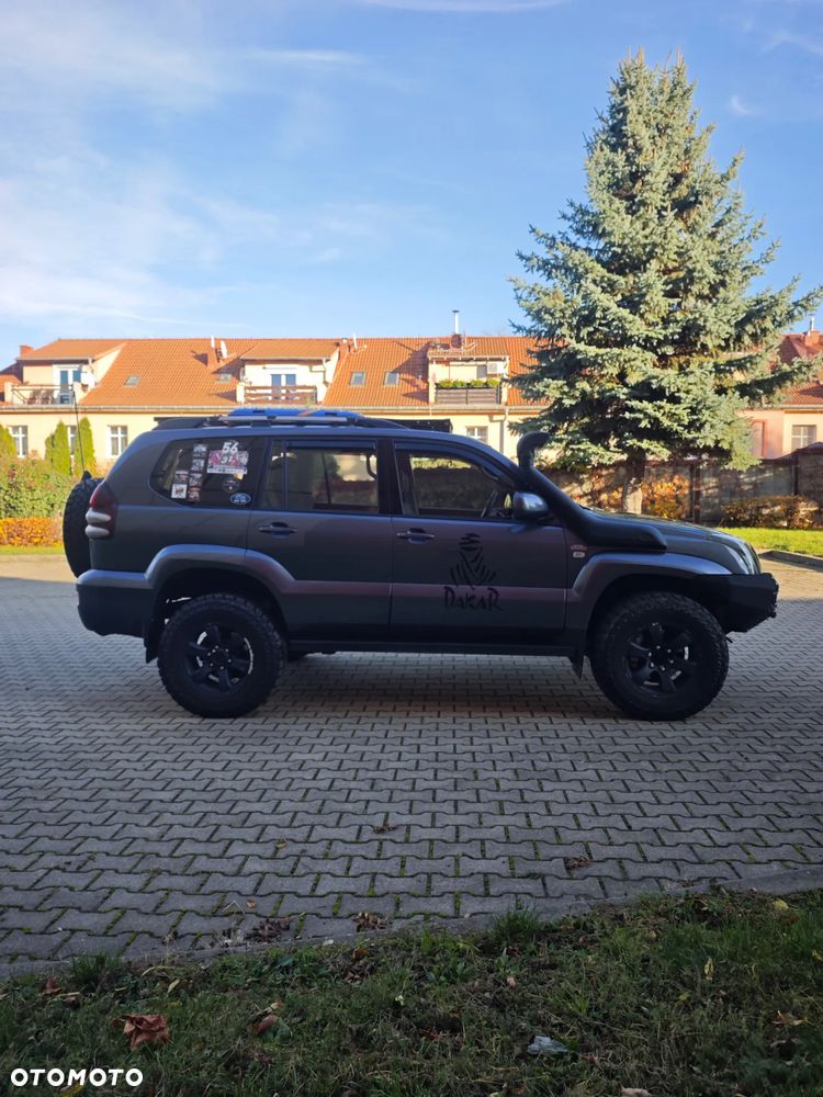 Toyota Land Cruiser - 4