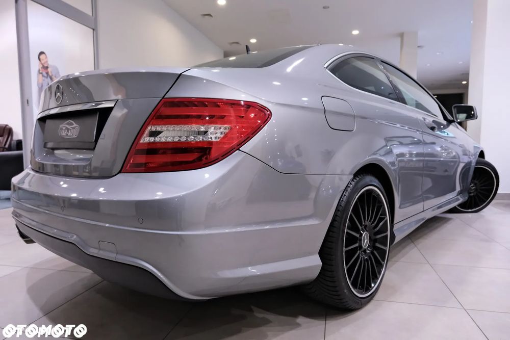 Mercedes-Benz Klasa C 220 CDI DPF Coupe (BlueEFFICIENCY) - 13