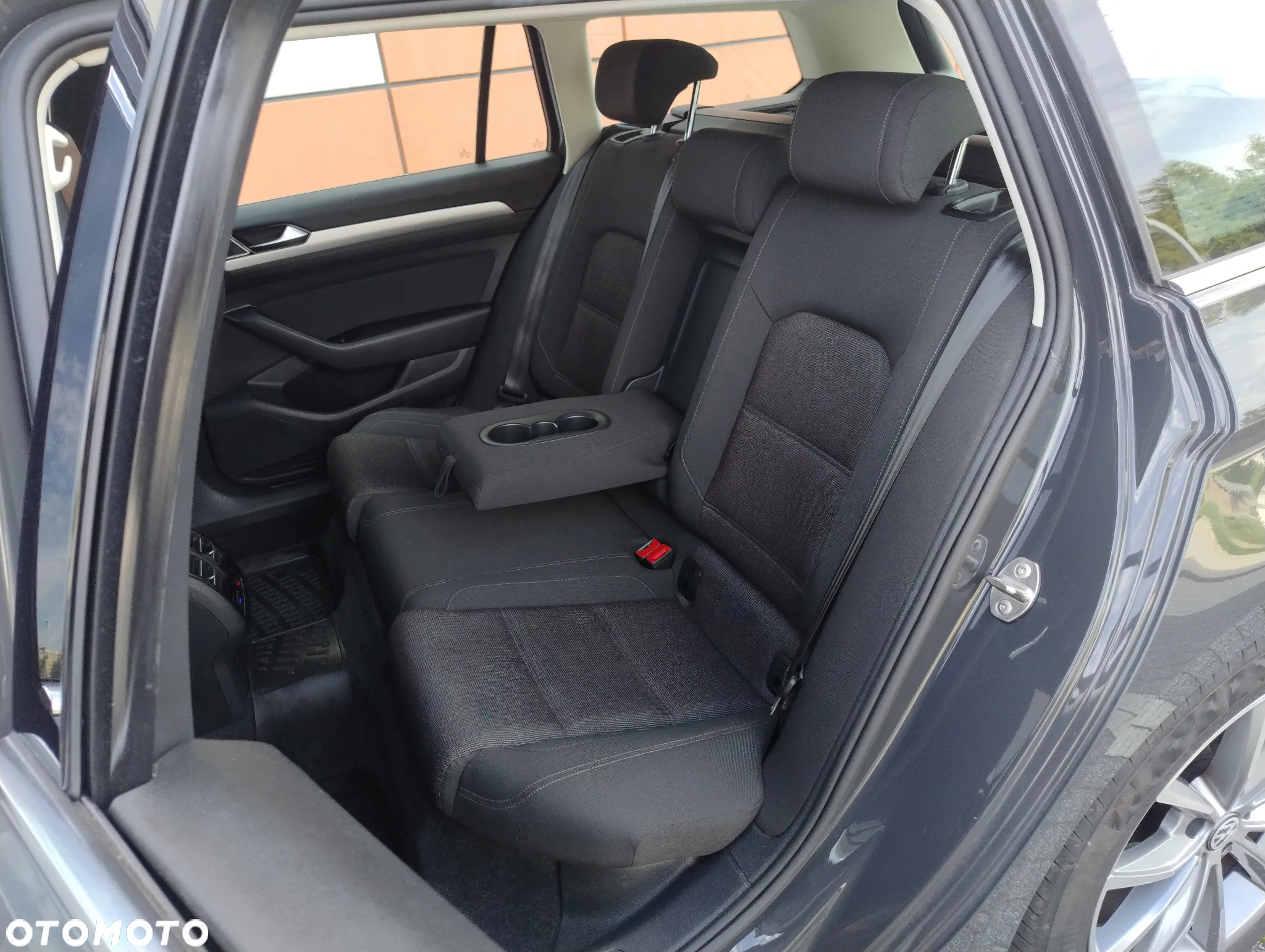 Volkswagen Passat Variant 2.0 TDI (BlueMotion Technology) Trendline - 22