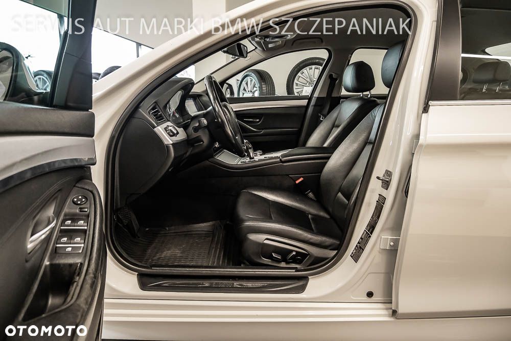 BMW Seria 5 520d xDrive - 21