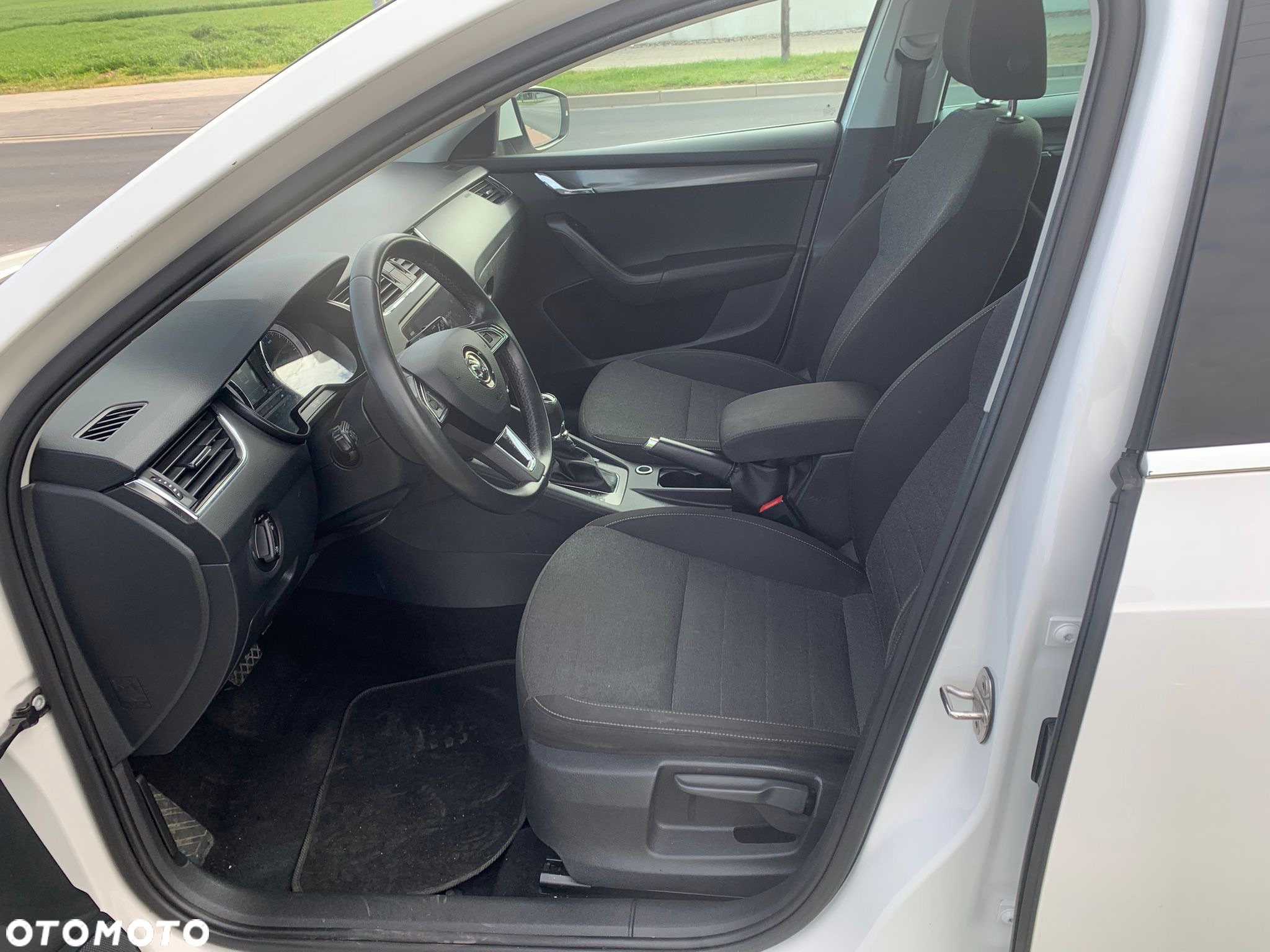 Skoda Octavia 1.6 TDI DSG Ambition - 19
