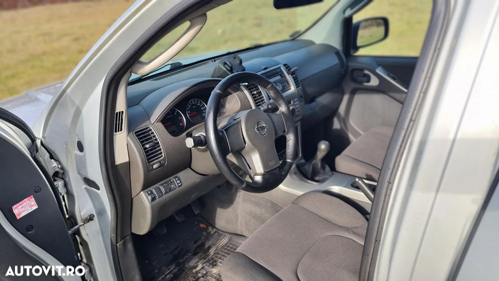 Nissan Pathfinder 2.5 dCi Comfort - 9