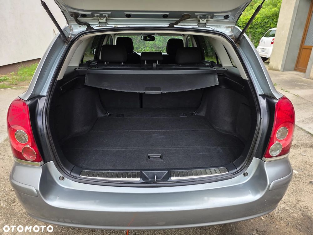 Toyota Avensis 1.8 VVT-i Edition - 11
