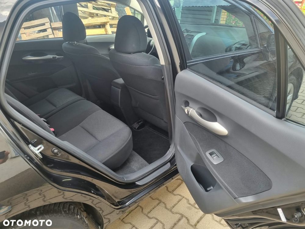 Toyota Auris 1.6 Premium + - 25