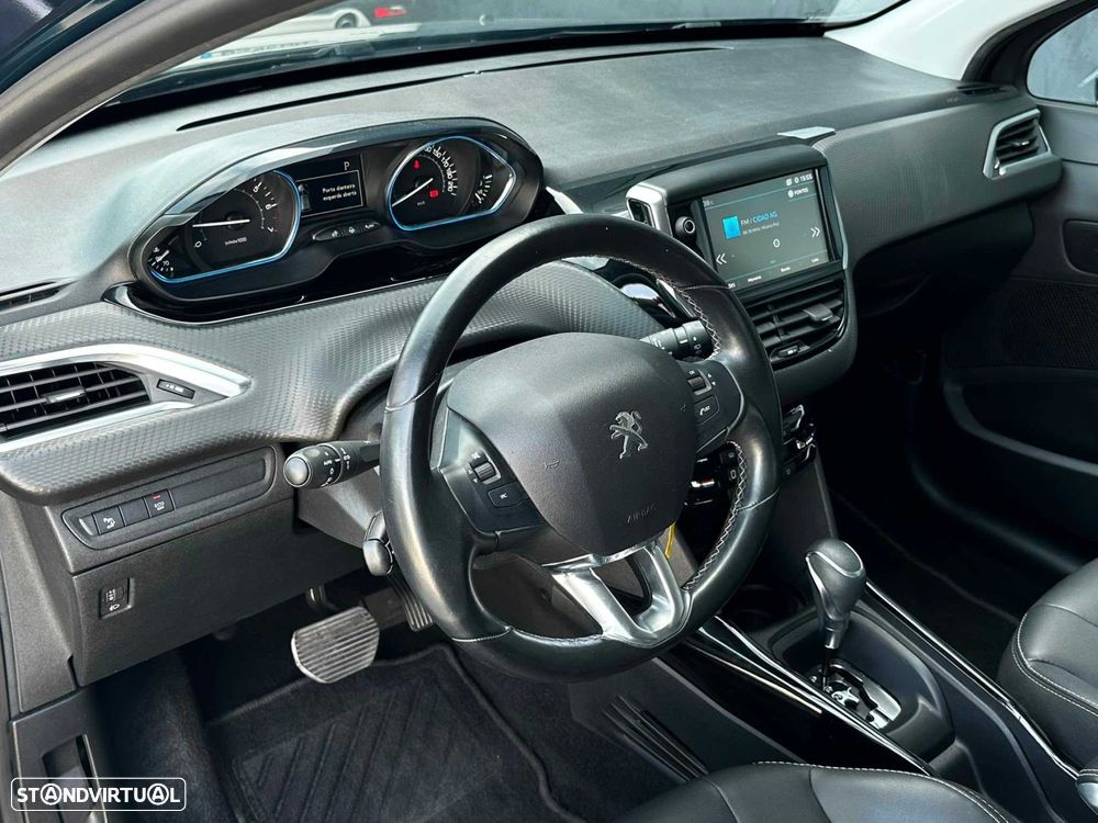 Peugeot 2008 1.2 PureTech Style EAT6 - 15