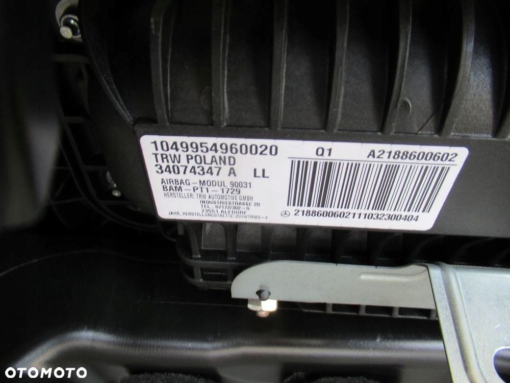 MERCEDES CLS W218 KONSOLA DESKA KOKPIT SKÓRA - 12