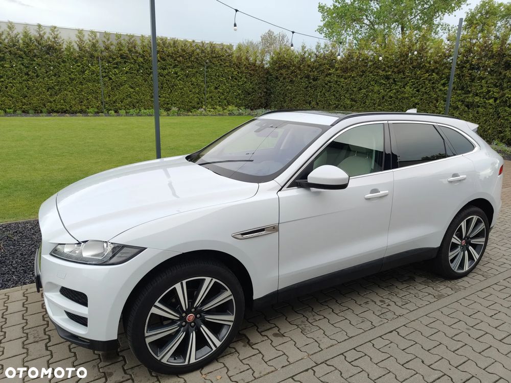 Jaguar F-Pace 25t AWD Portfolio - 1