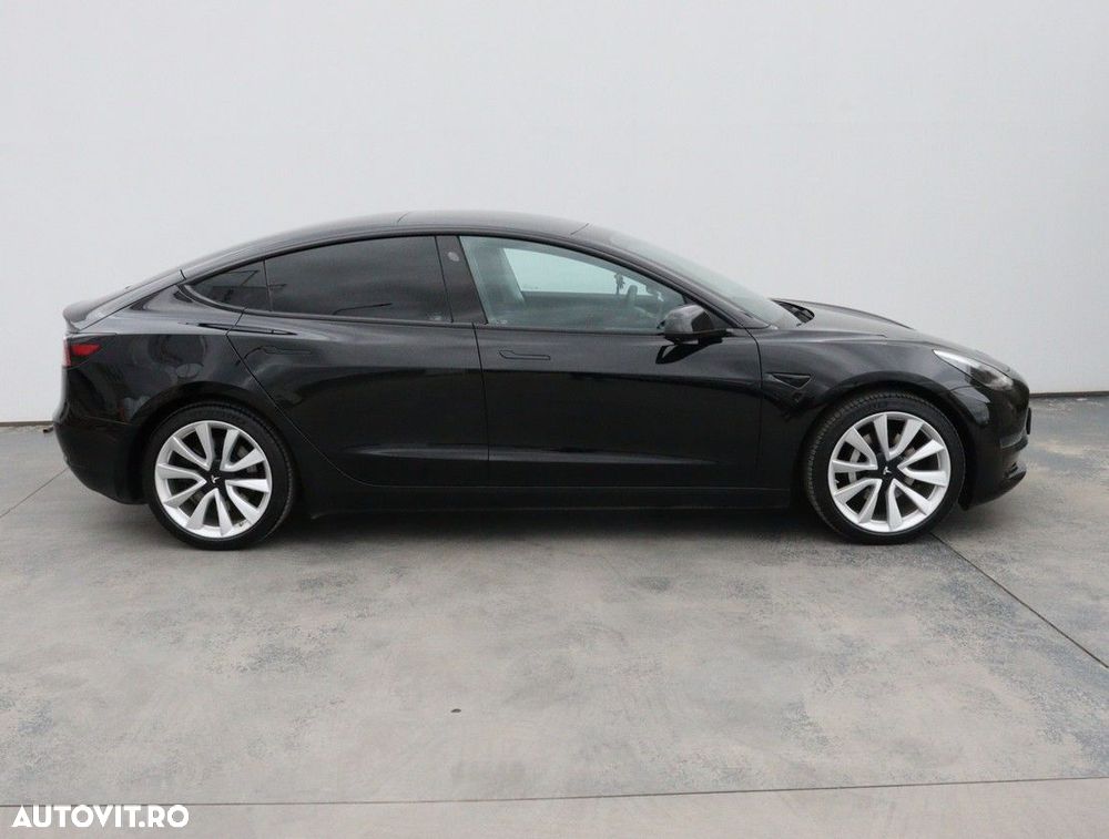 Tesla Model 3 - 1