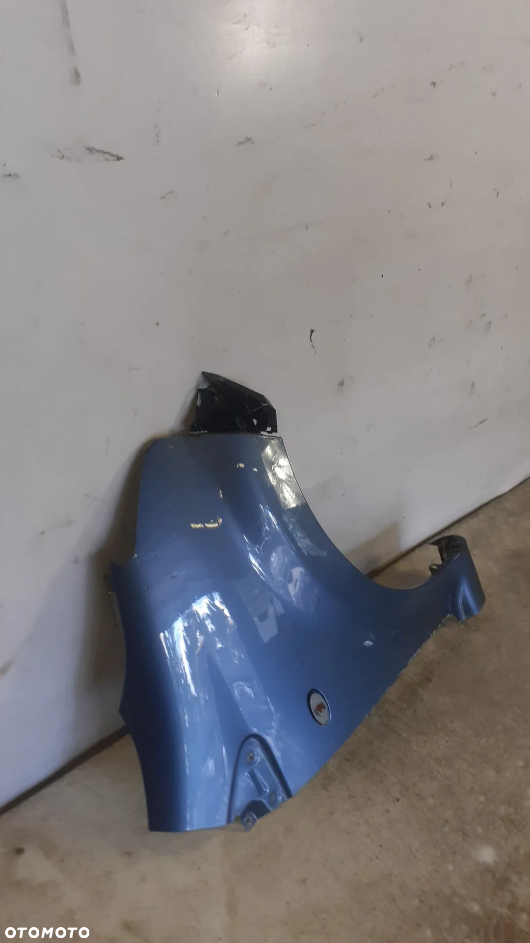 * BŁOTNIK PRAWY PRZÓD PRZEDNI DO TOYOTA AYGO 8R3 - 3