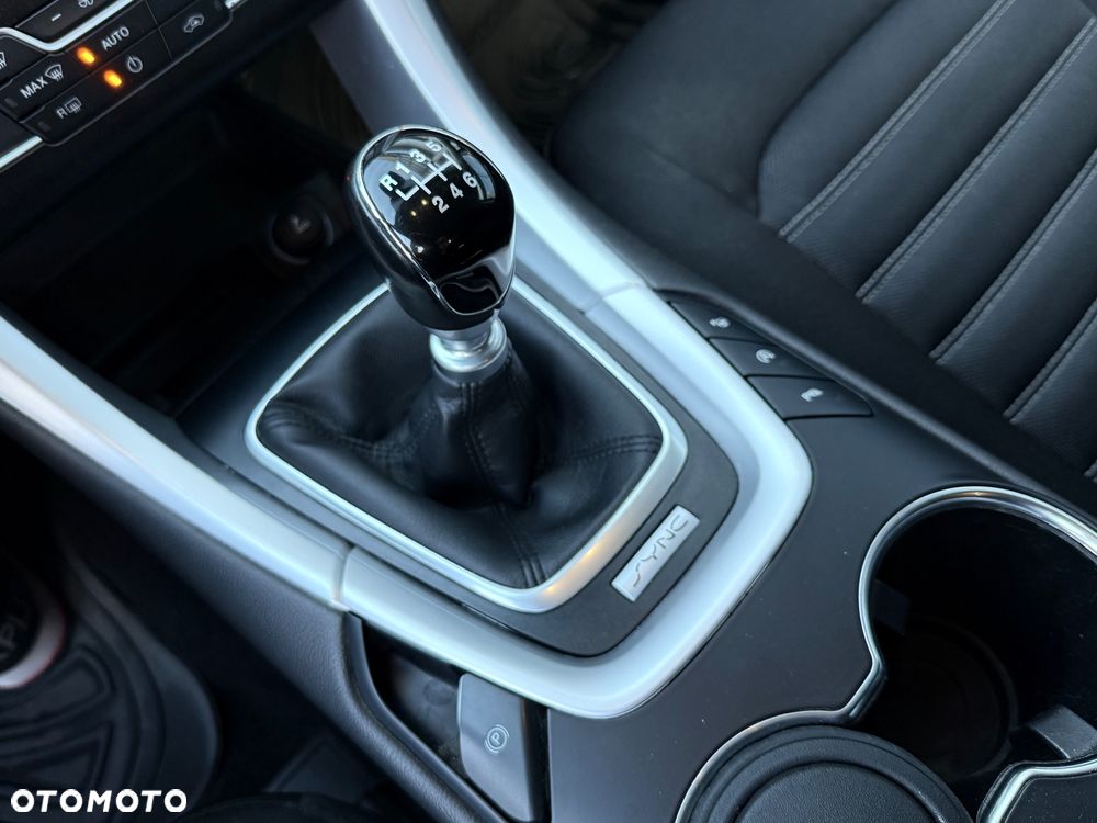 Ford Mondeo - 26