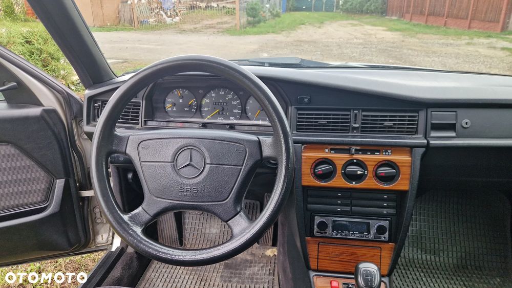 Mercedes-Benz W201 (190) - 22
