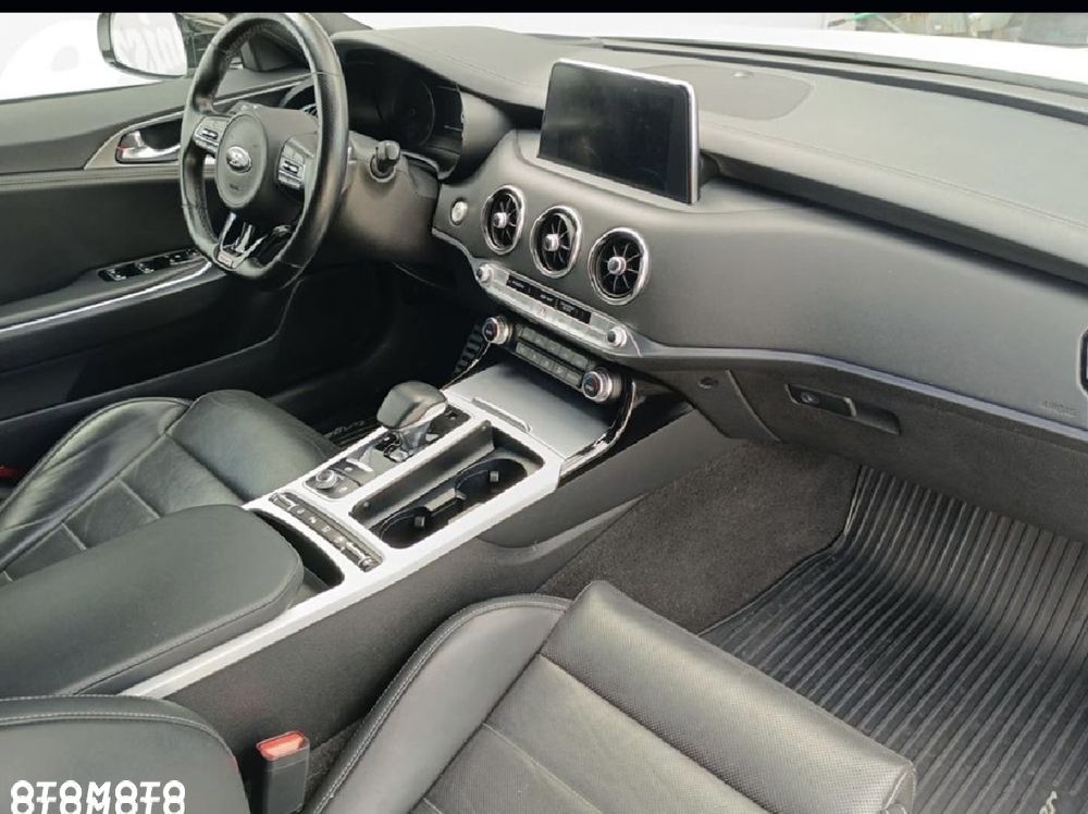 Kia Stinger - 3