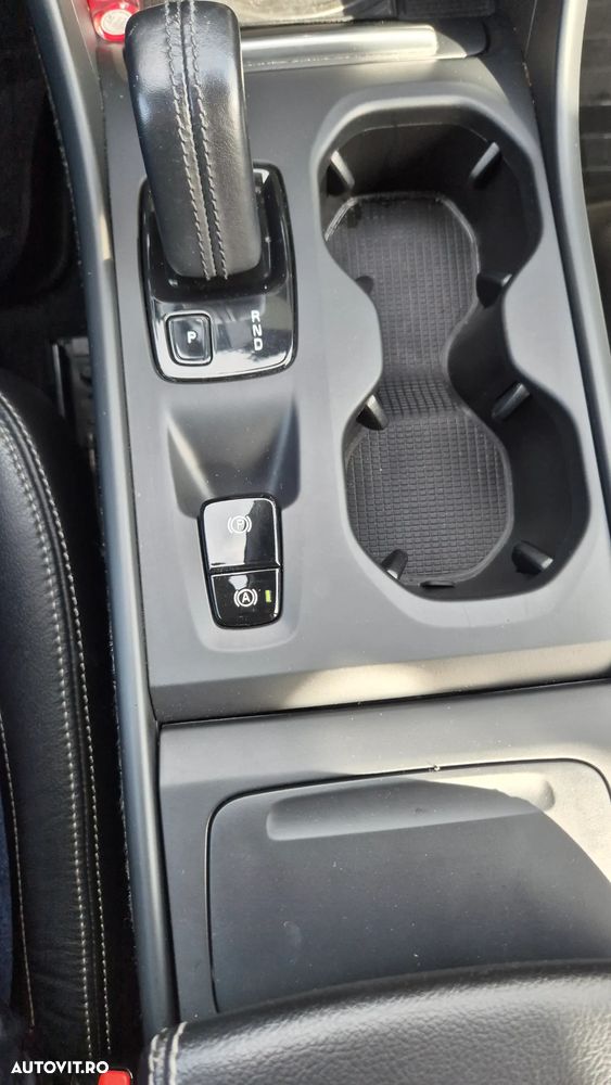 Volvo XC 40 D4 AWD Momentum Pro - 24