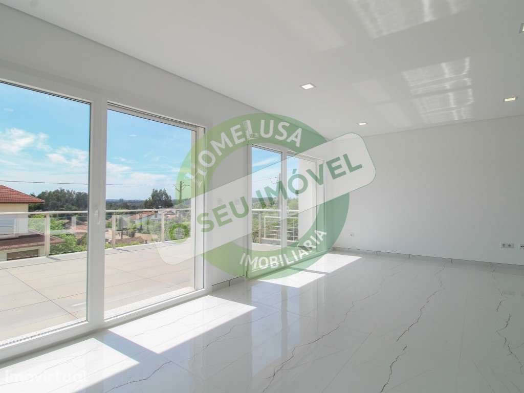 Moradia T4 a 10 minutos de Coimbra! - Grande imagem: 2/47