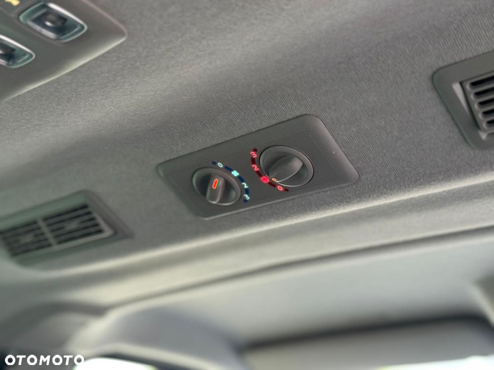 Renault Trafic 2.0 dCi EDC - 35