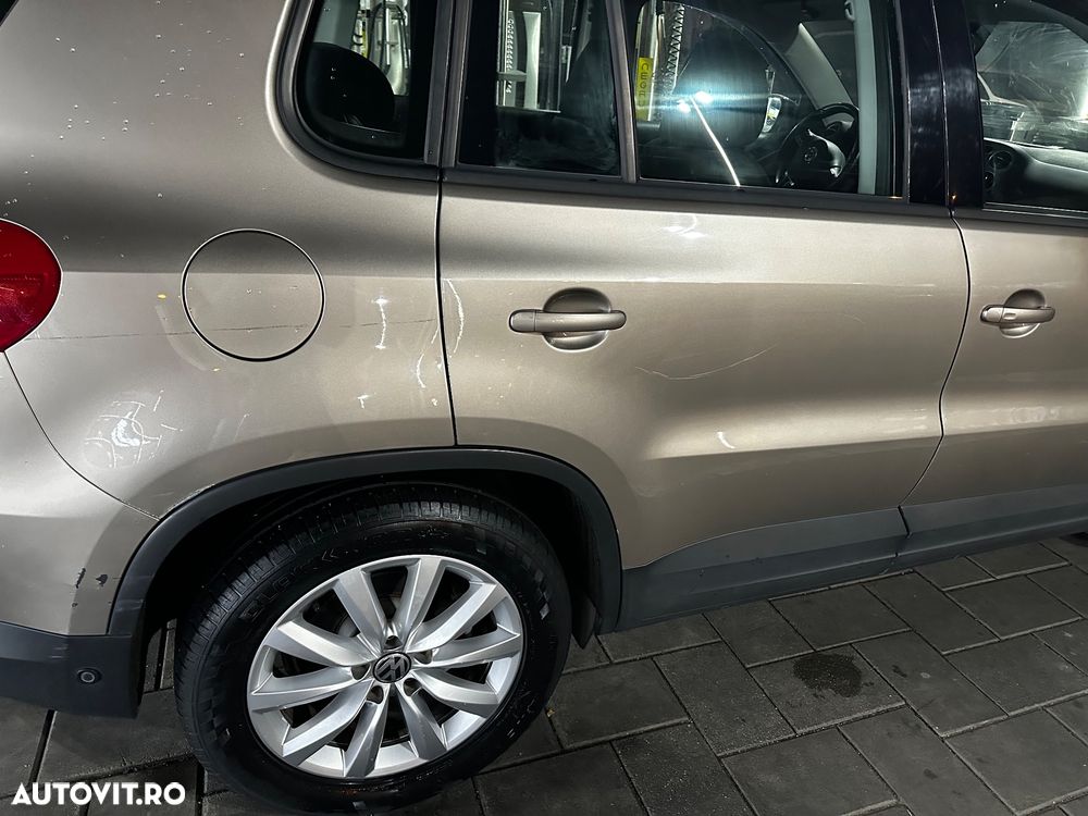 Volkswagen Tiguan - 12