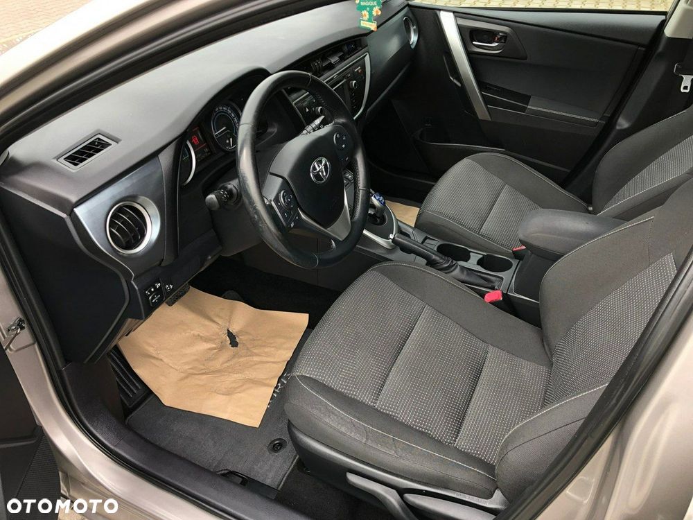 Toyota Auris - 7