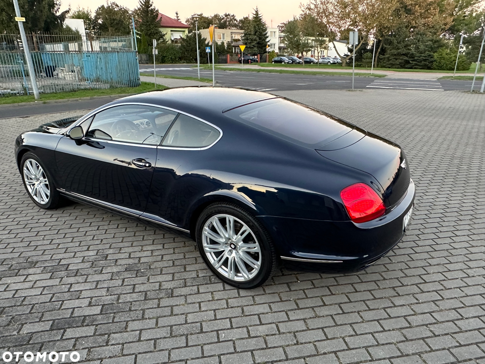 Bentley Continental GT Standard - 28
