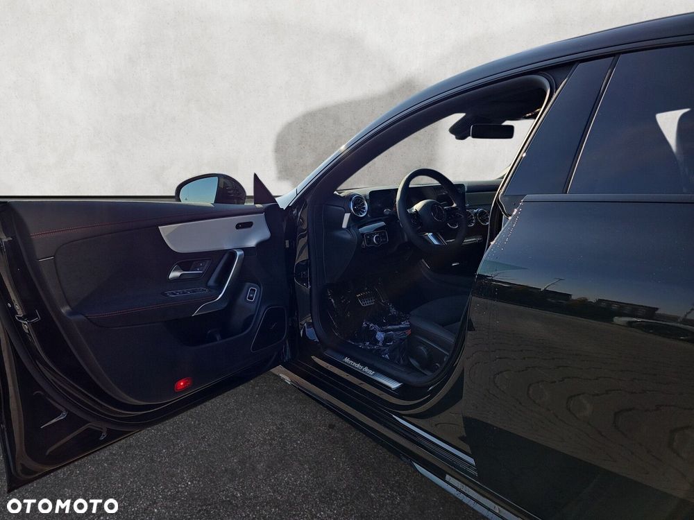 Mercedes-Benz CLA - 10
