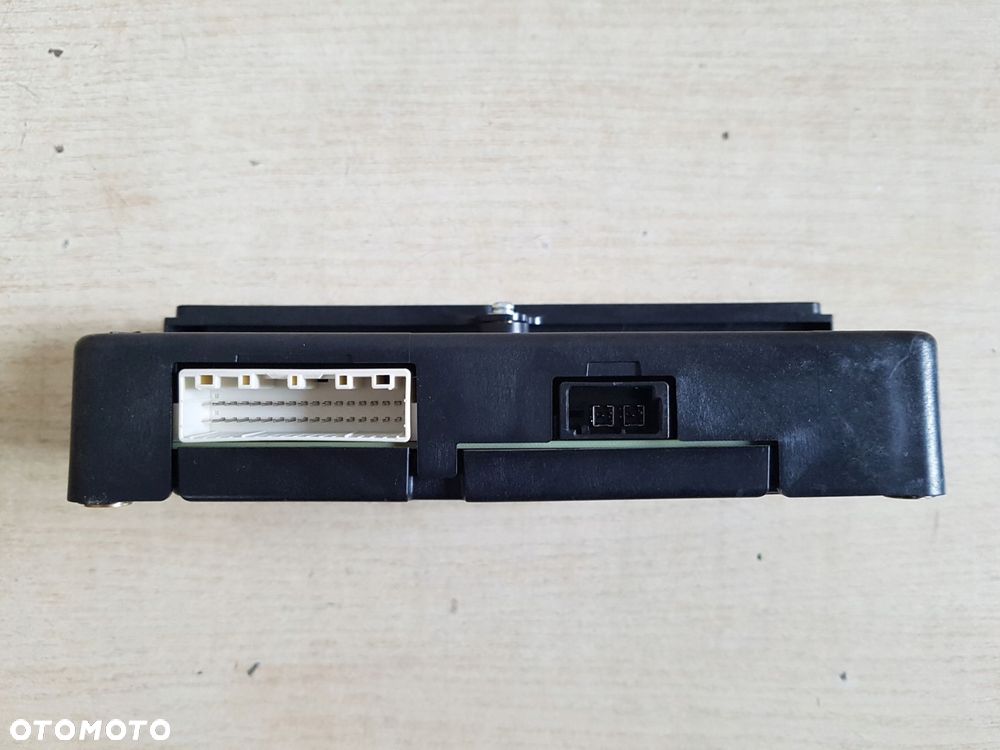 mazda 3 moduł ecu sterownik komputer bdmc-67-cm0g bdmc67cm0g - 4