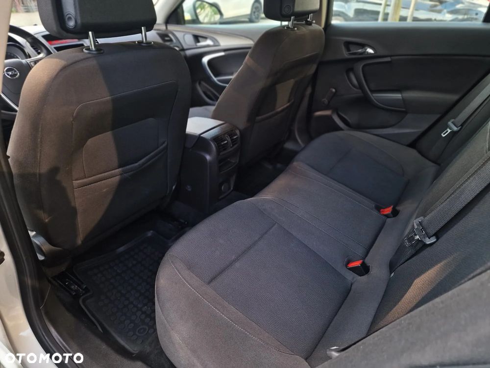 Opel Insignia - 16