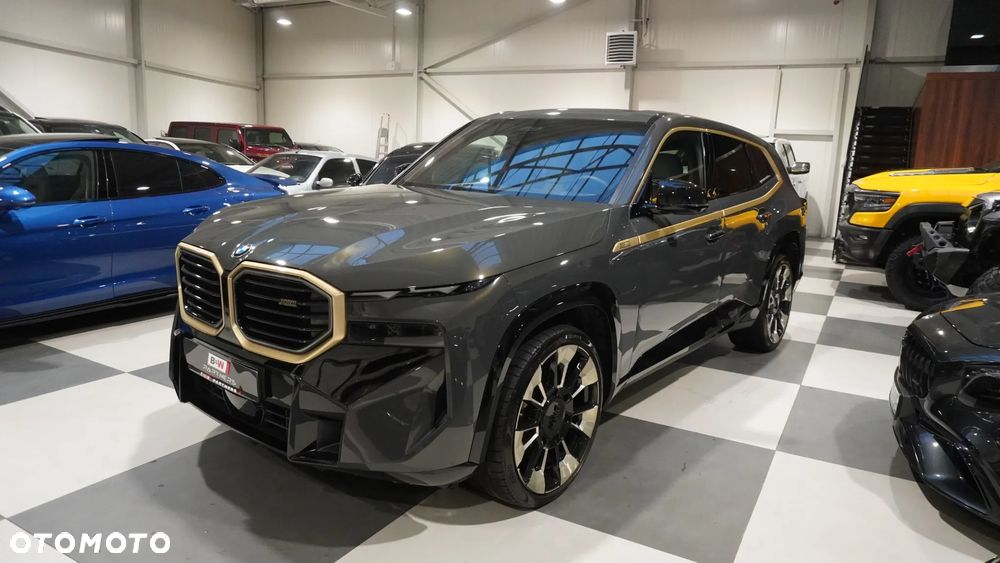 BMW XM - 13