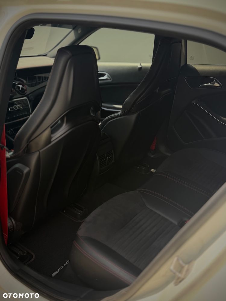 Mercedes-Benz GLA 45 AMG 4-Matic Edition 1 - 15
