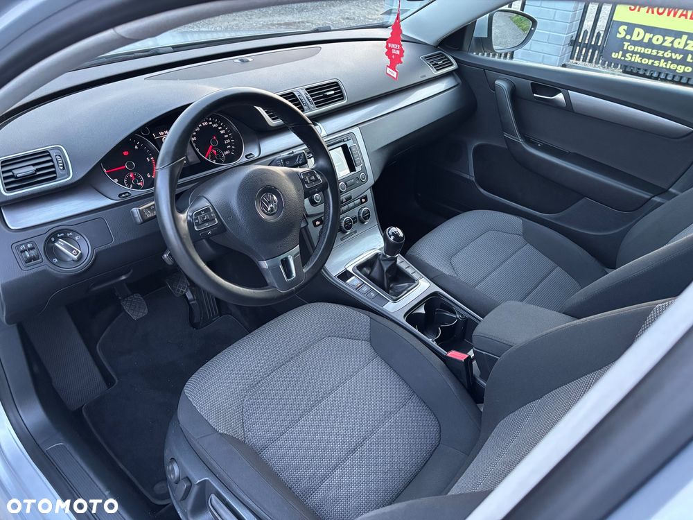 Volkswagen Passat - 7