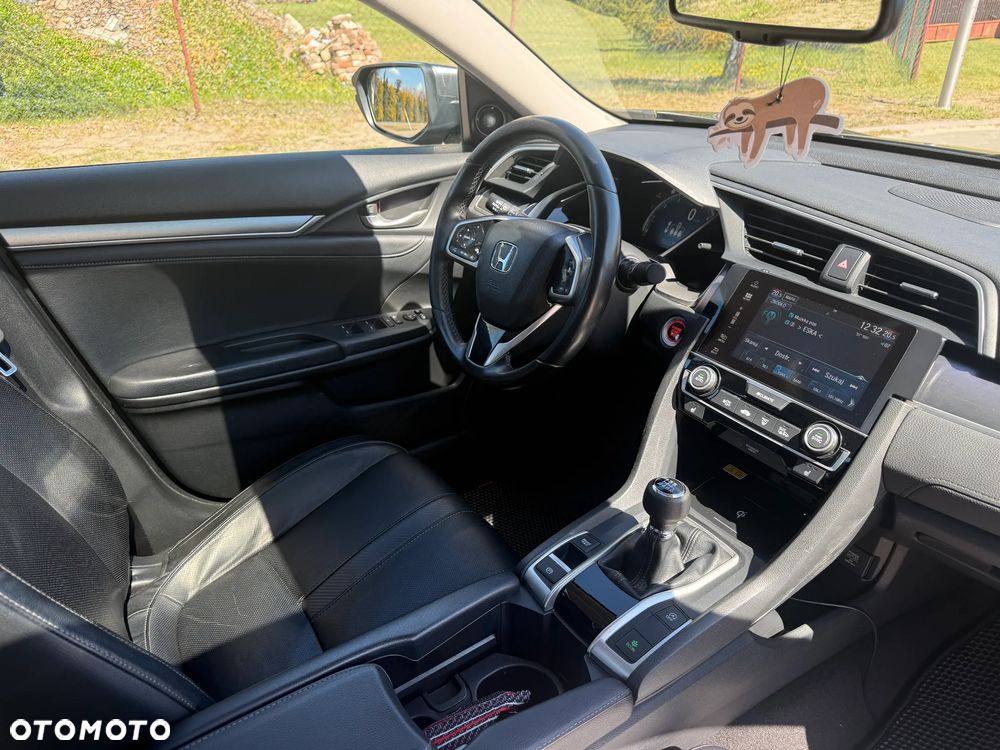 Honda Civic 1.5 T Prestige (Navi) - 32