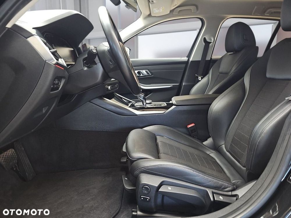 BMW Seria 3 320d xDrive Sport Line - 15