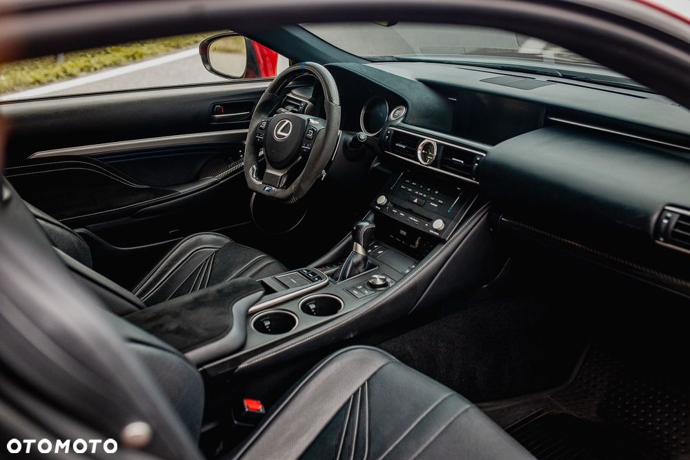 Lexus RC F Carbon - 24
