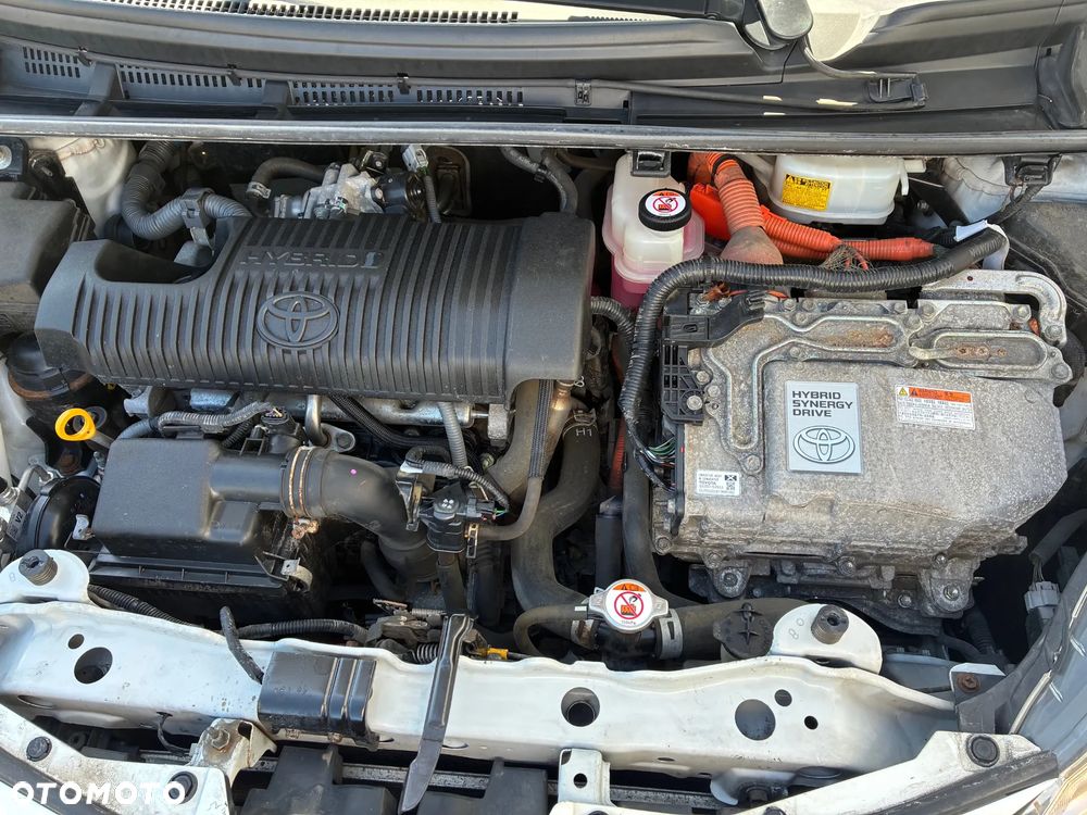Toyota Yaris Hybrid 100 Active EU6 - 12
