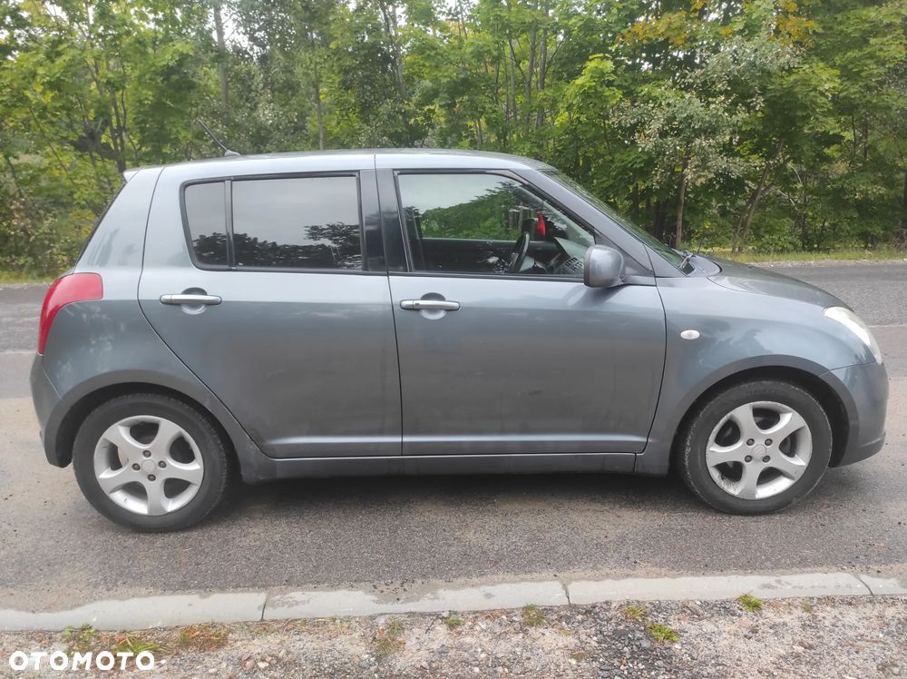 Suzuki Swift - 4